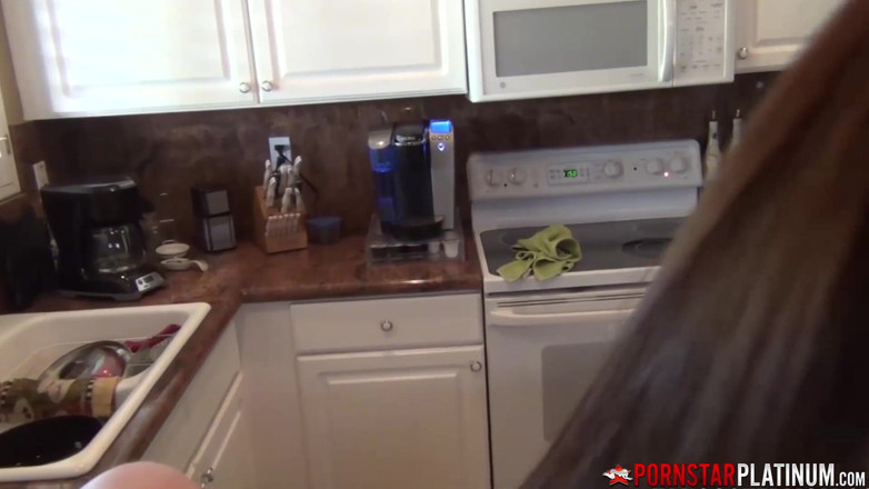 Pornstar Platinum: Pornstarplatinum busty stepmom Mindi Mink teases in kitchen