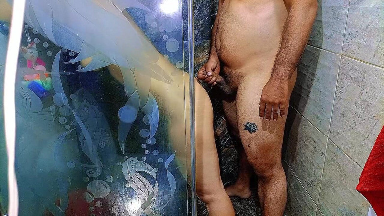 ADYgirls: Di Mandi Dengan Putri Tiri Saya