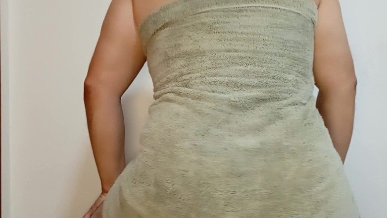 latinsabrinies: Shower Over, Booty Time