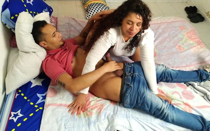curly hot wife: Chỉ có người Venezuela bú trứng theo cách vô độ