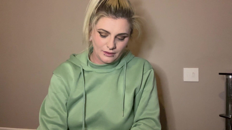 EeveeXo: Girl Gets Sad and Ruins Diet by Pigging Out and...