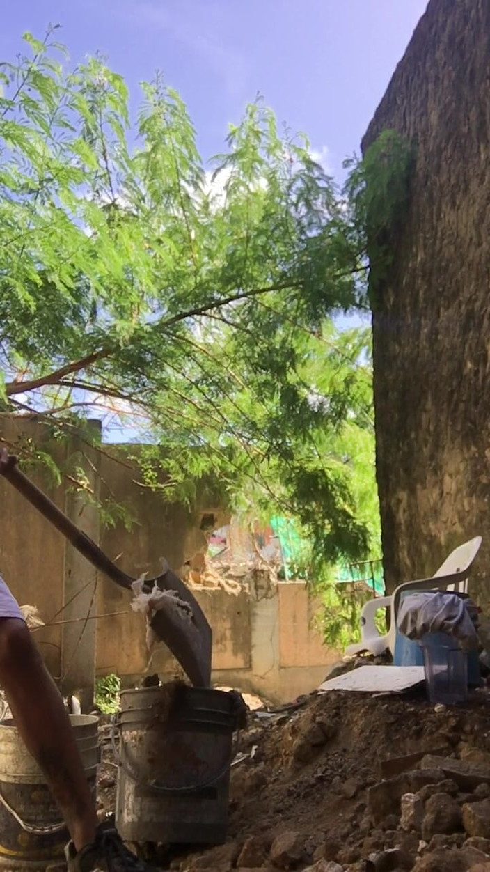 EL CHICLE TV: O professor de trabalho disposto a colocar seu corpo em...