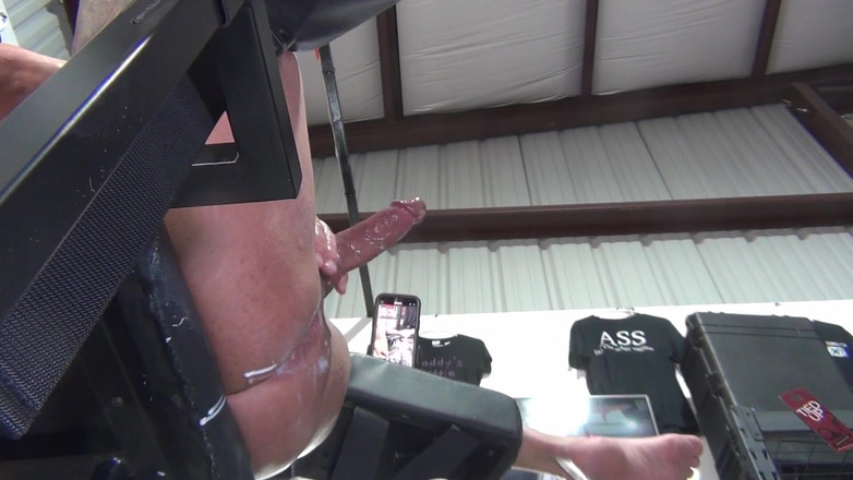 There is no safeword: Strap on Stories -pegging -痴女人形の檻に入れられ、彼が噴火するまで痴女の穴が汲み上げられる。側面と底面の視点