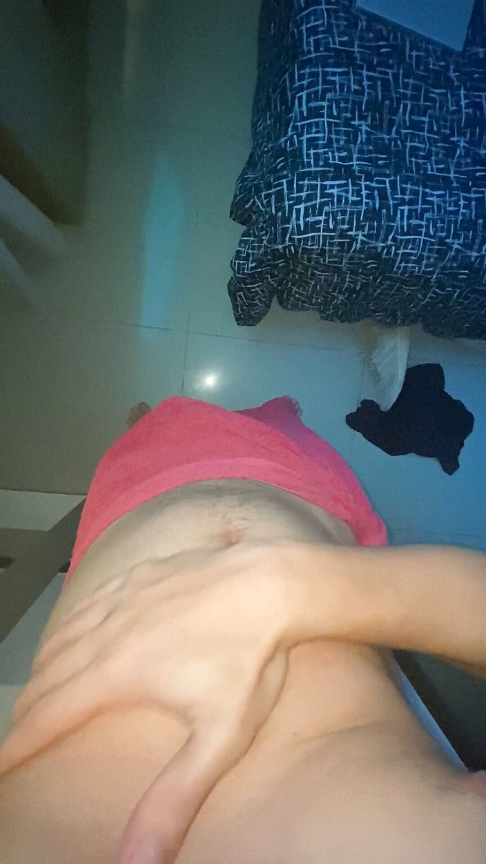 Tomas Styl: Aku keluar kamar mandi untuk muasin memek chimboku