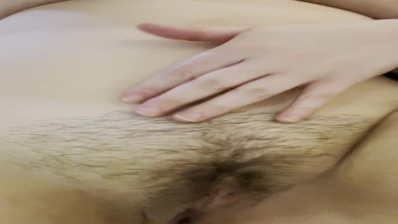 Bigtiddygoth: Возбужденная волосатая готефа, которой нужен твой член