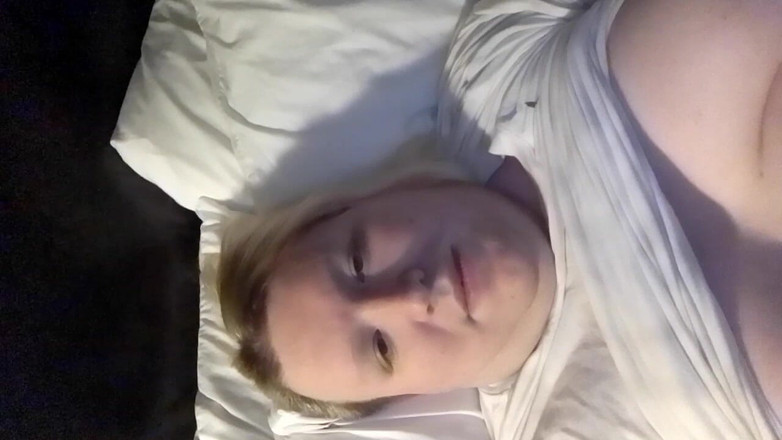 Roxxie rae page: देर रात होटल हस्तमैथुन