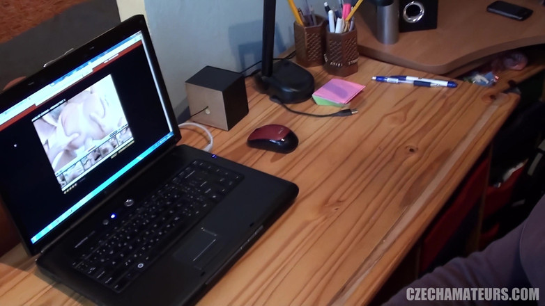 CzechAmateurs: 捷克业余 96 熟女喜欢她的阴户