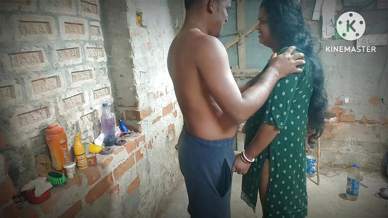 Raju Raju: 隣人のおばさんの義理の妹に電話して、彼女を裸にして、こっそり彼女を犯した。