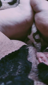 Desperate MILF Pussy Play
