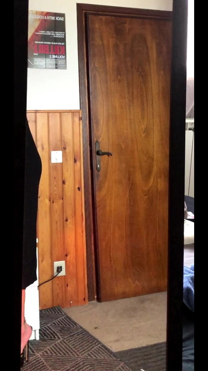 Andreina Naty: Testy Chodzenia Na Bardzo Wysokich Obcasach