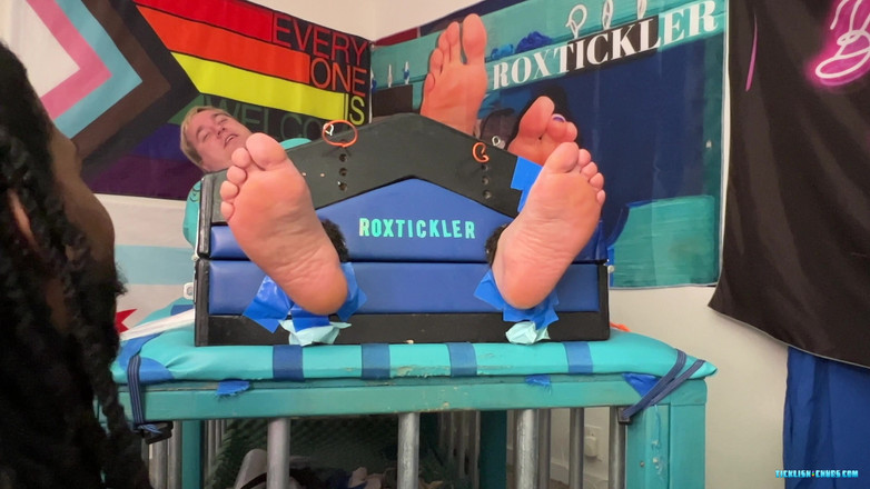 Ticklish Chubs: Matt erträgt einen erschöpfenden kitzel