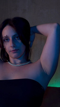 She Takes Charge with a Hot Sitting in Facesitting Scene