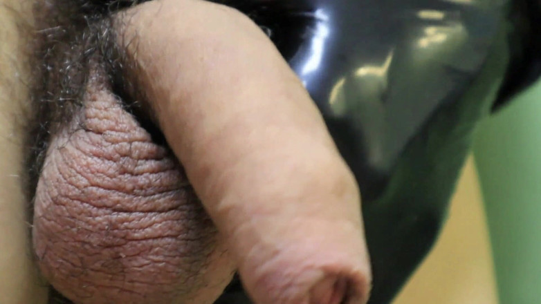 SEXY_GUYBEST: Большой жесткий хуй крупным планом дрочит в перчатках