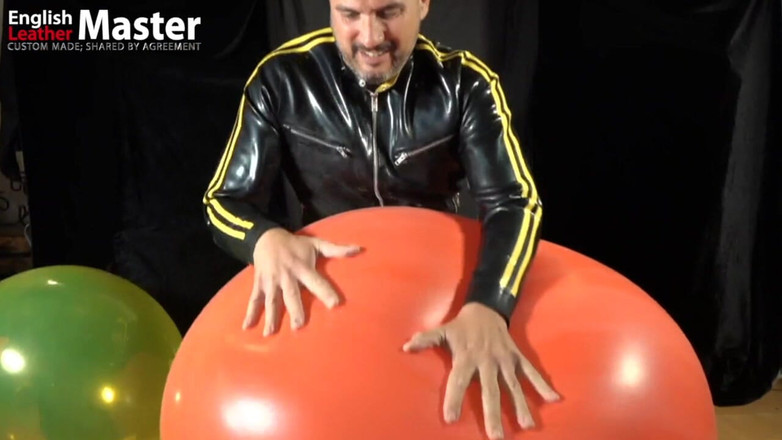 EnglishLeathermaster: Looning Balloon Play No Pop Then Pops