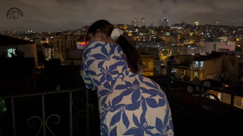 Your fantasy studio: 在阳台上放屁，可欣赏城市美景