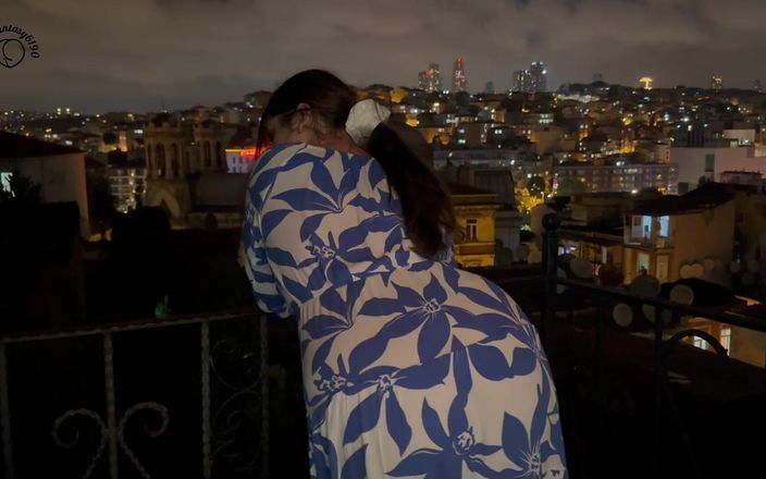 Your fantasy studio: Furzen auf dem Balkon mit Stadtblick