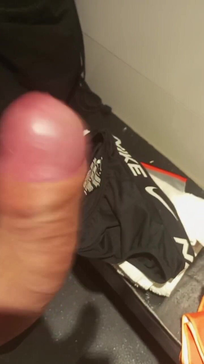 LEO BULGARI - Fucking my exes & Horny curious guys: 정액으로 내 속옷을 샀던 팬!