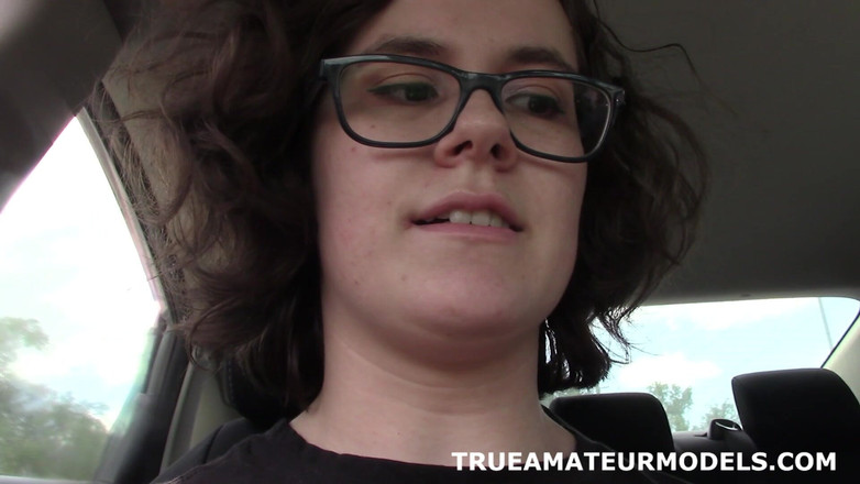 True Amateur Models: 안경 쓴 소녀 따먹고 따먹기