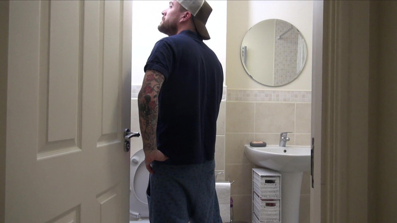 UK Sinners: Star del Ray svádí nevlastního bratra Luke Hotroda v koupelně