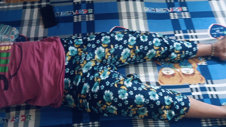 Neelu Singh 143: Горячая одинокая сводная сестра