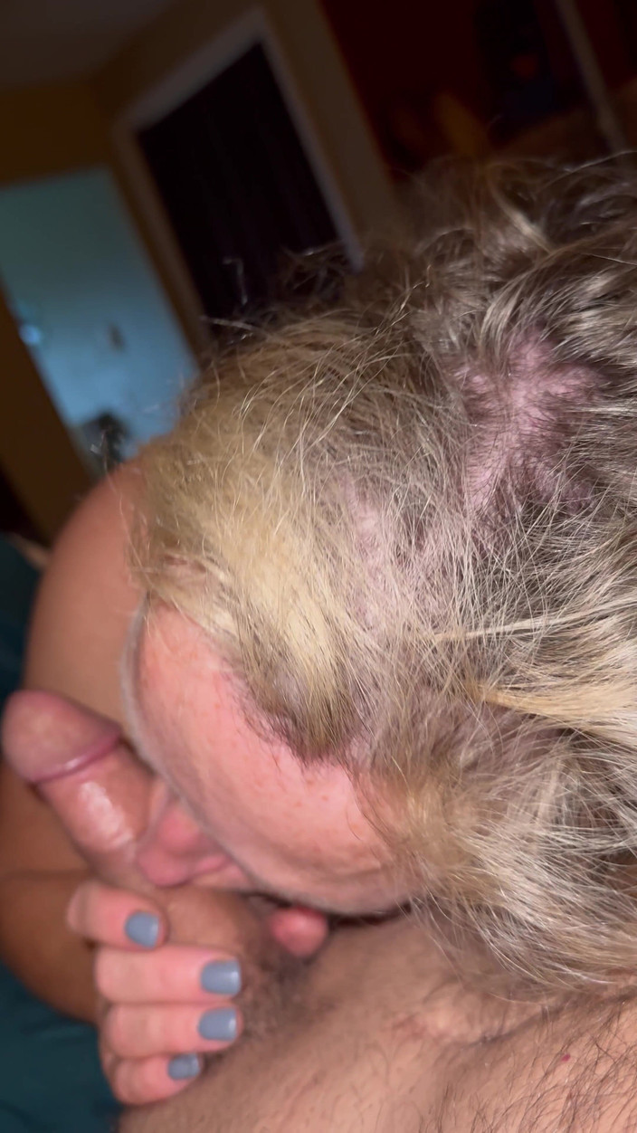 Bonewizzard69: Oral MILF blonde, freckles, mata hijau menghisap ayah