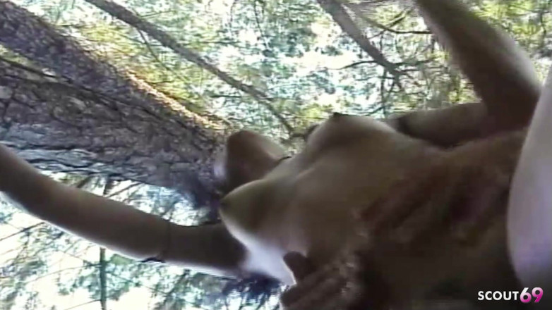 Shemale TS Collection: Sıska latin travesti açık havada adamla götten sikişiyor