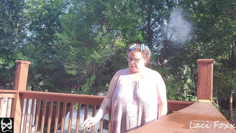 Foxx Denn Studio: Ma's Smokin' in Curlers