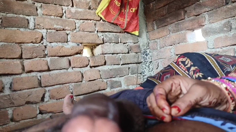 Sumang studio: Tante seksi india asal bengali suman nyepong dan ngentot kontol...