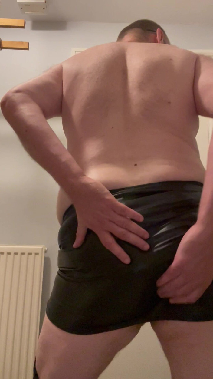 Julian sharp: 穿着黑色丝袜的朱利安·夏普