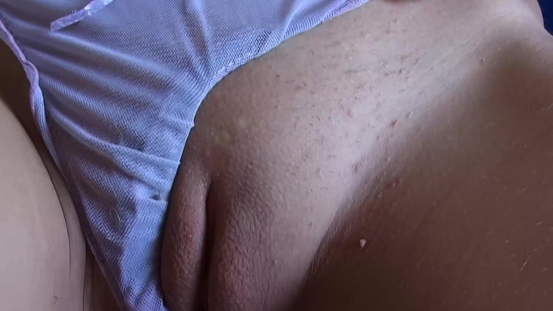 PURZEL HOT Clips: Mengongkek si rambut coklat berambut kerisi dengan tubuh yang sempurna...