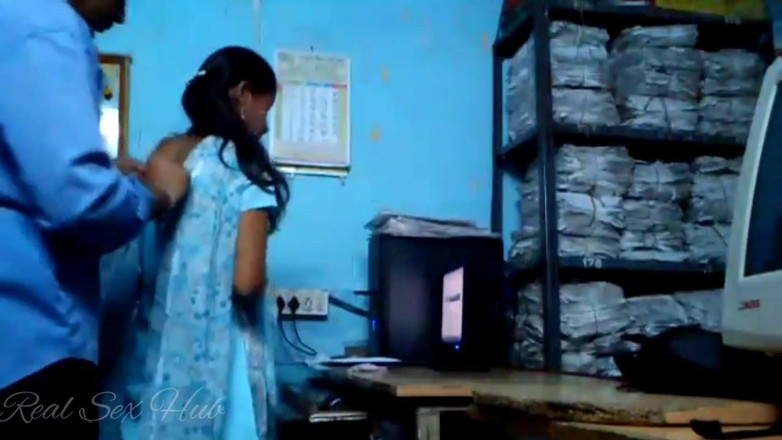 Real sex hub: Indian Stepdad Fucked Her Stepdaughter in His Office Room