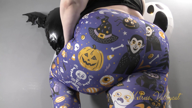 Mxtress Valleycat: Spooky leggings tease
