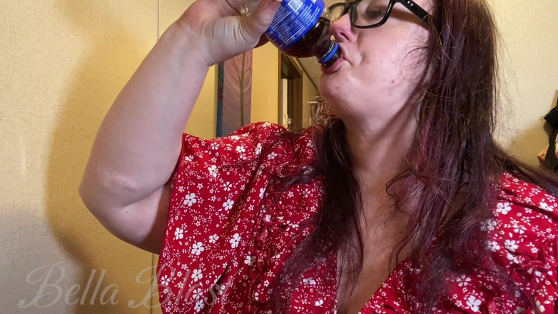 BellaBlast: Zblízka voyeurismus Gulp, Chug a Burp! Bella Blast