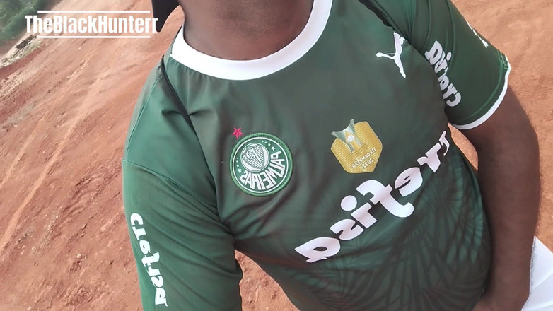 TheBlacKHunterr: per strada in vestiti dopo la partita