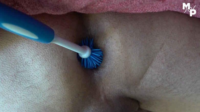 Marcus Pollack: Asshole gets brush fucked