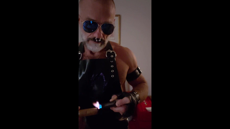 MusclesCigarsFFPig: Запалювання латексної сигари