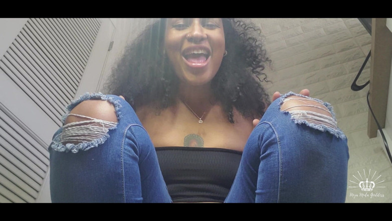 Mya Mula Goddess: Bratty Findomme Picior Ignore Footslave