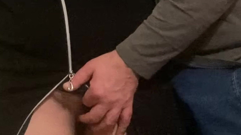 PriyaNaavya: 지하철에서 내 보지에 손가락을 대고 있는 늙은 남자