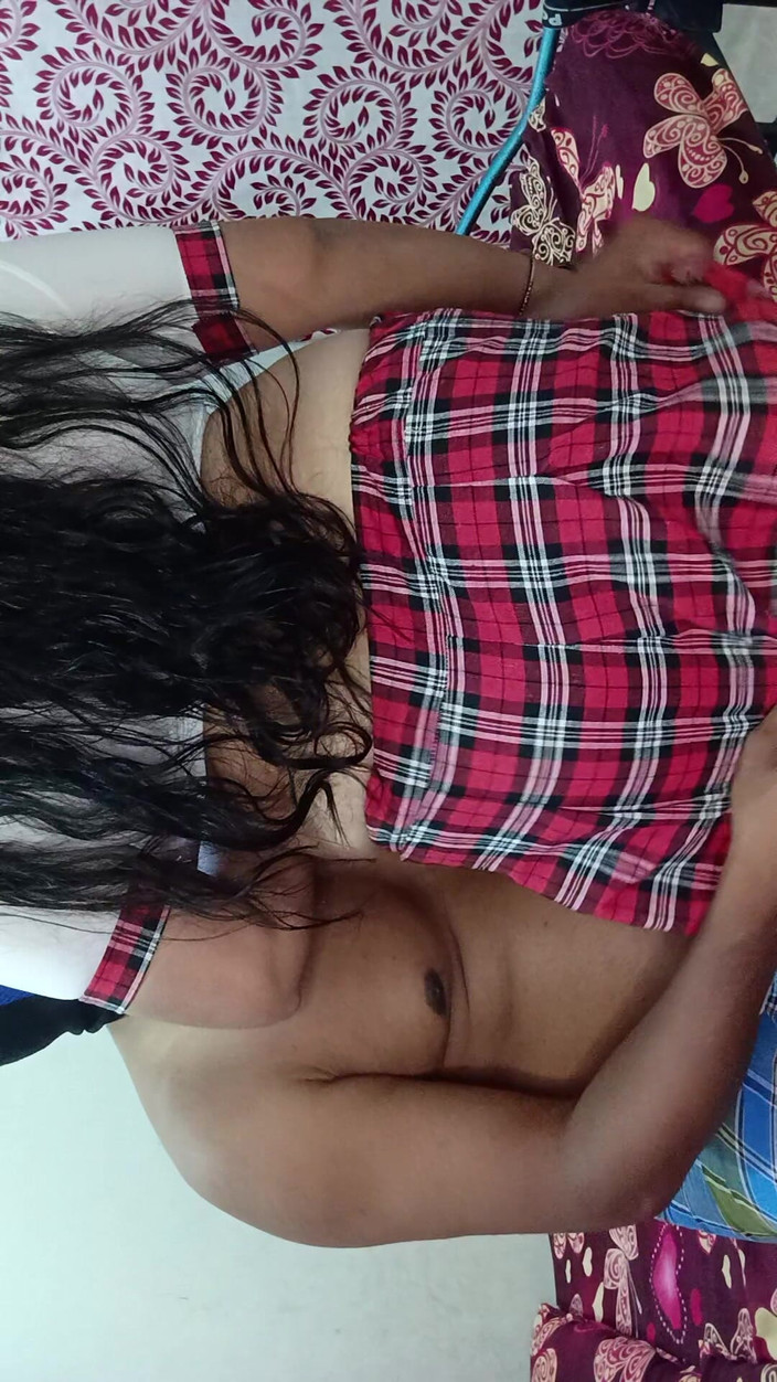 Muruga: イギリスのモデルドレス 女の子が友達の妻とセックス