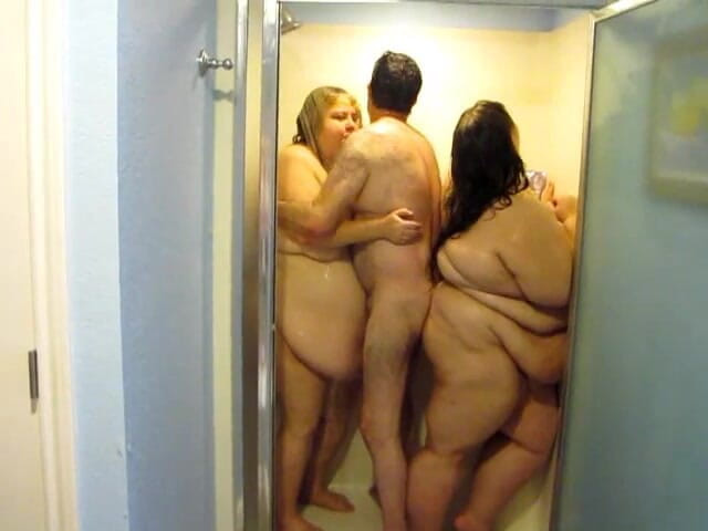 BBW nurse Vicki adventures with friends: 2BBWs and 2 guys in one showeroh what wet fun