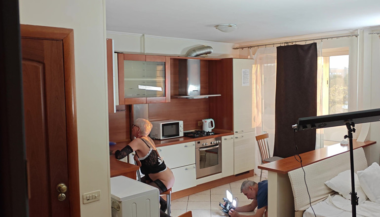 Heatwave Porn: Kinky Husband Films His Mature Hot Wife in the Kitchen...