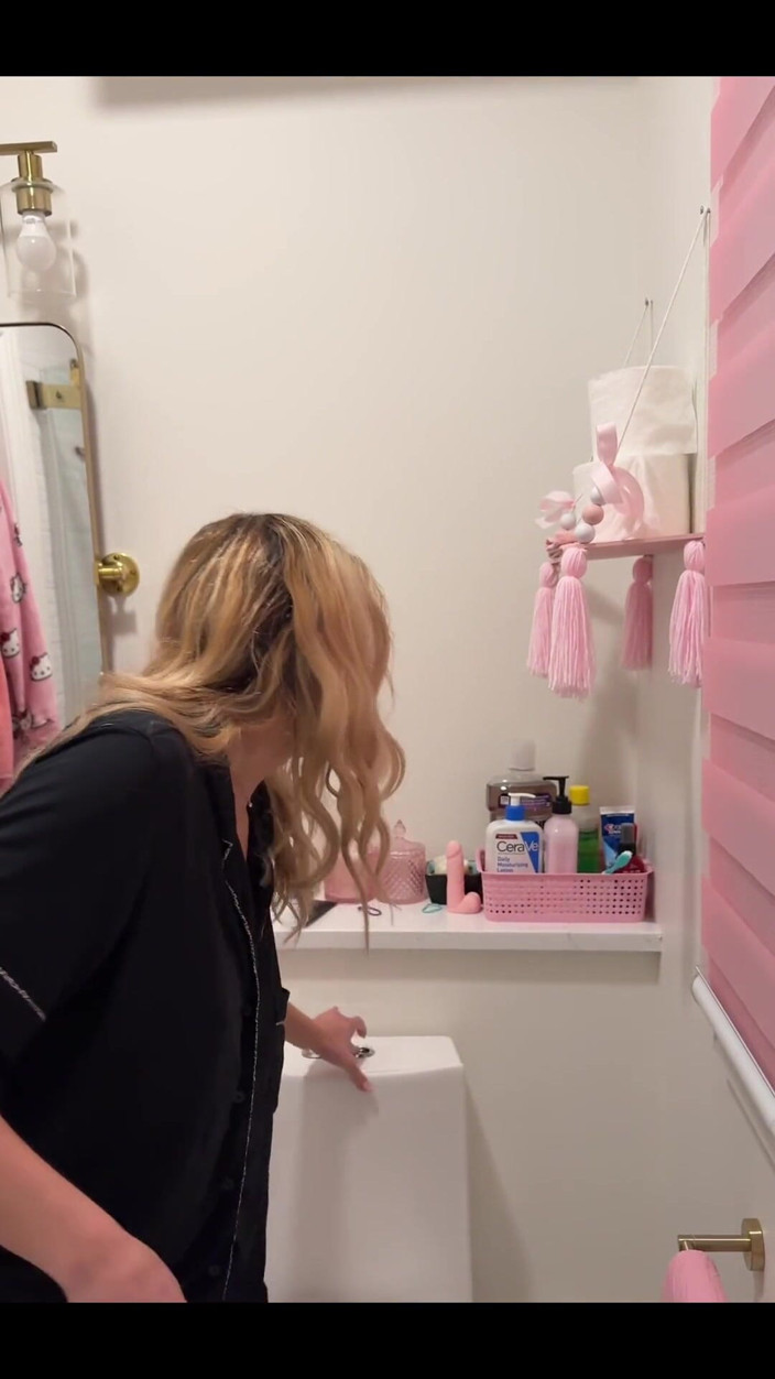 Tiffstreatsxoxo: Peeing at Princess Honeys House After a Fun Day