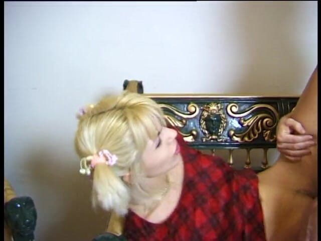 Crispy Teens: Hot teen blonde takes it anally