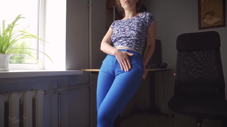 Teasecombo 4K: La collega collega porcellina stuzzica e nega lo zoccolo di...