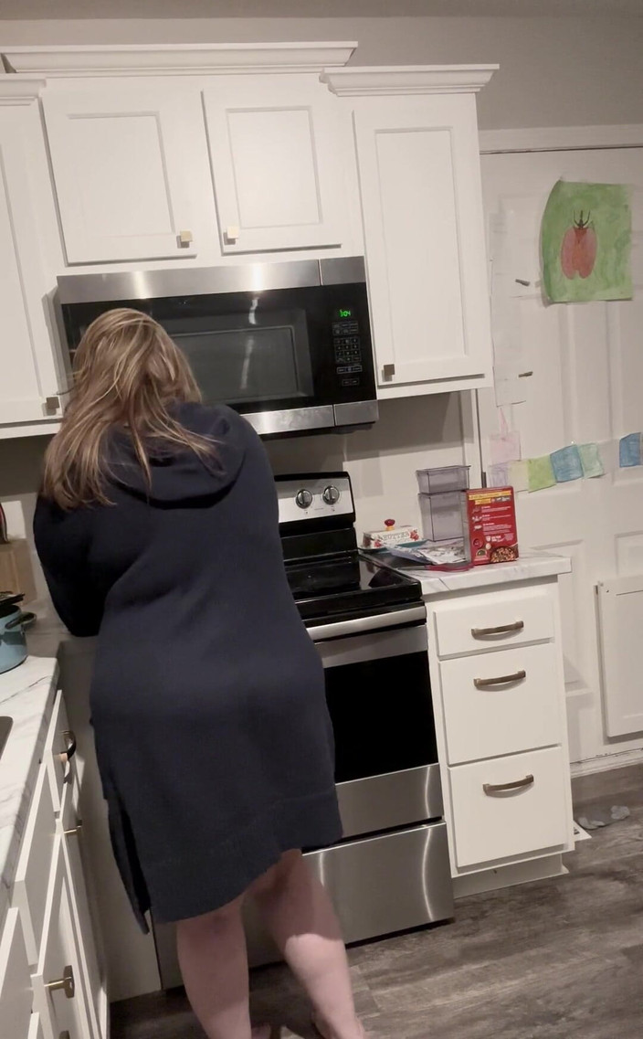 KinkyKatie: Aku suka memakai pakaian yang memberimu akses mudah!