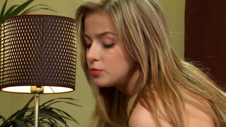 Castings Gone Wild: Hot blonde gets penetrated after a sexy photo shoot