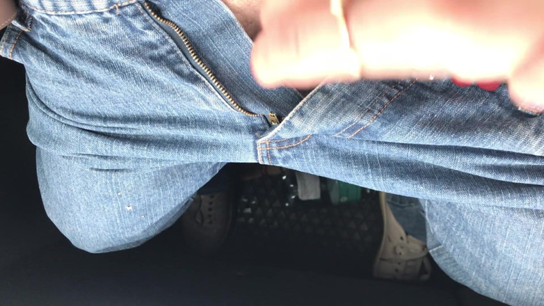 Lexy Bianca: Lexy made hand job on the outdoor road small dick...