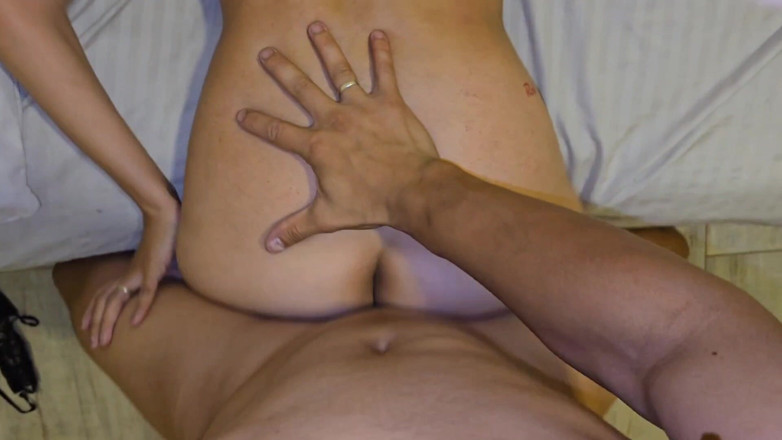 Tunenitovergon: Moja sąsiadka Culona chciała spróbować mojego ogromnego kutasa!