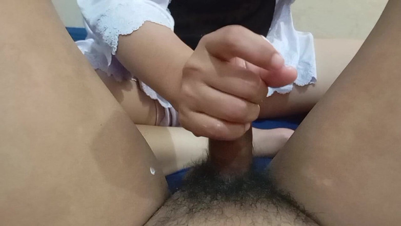 Angelina pop: Apabila isteri saya meninggalkan pembantu rumah saya menghisap besar saya