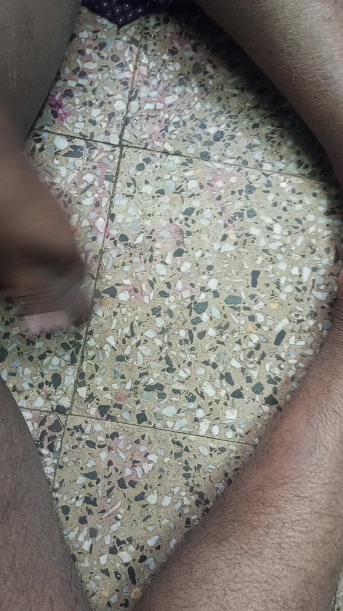 Indoor ally: Тітонька телугу з великими цицьками купається з анальним сексом